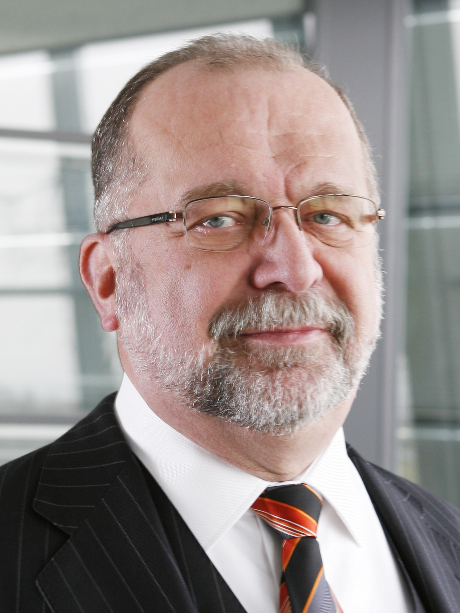 <b>Kurt-Werner</b> Sikora, Geschäftsführer der SER eGovernment Europe GmbH, <b>...</b> - Kurt-Werner_Sikora_Portrait_aktuell15x20