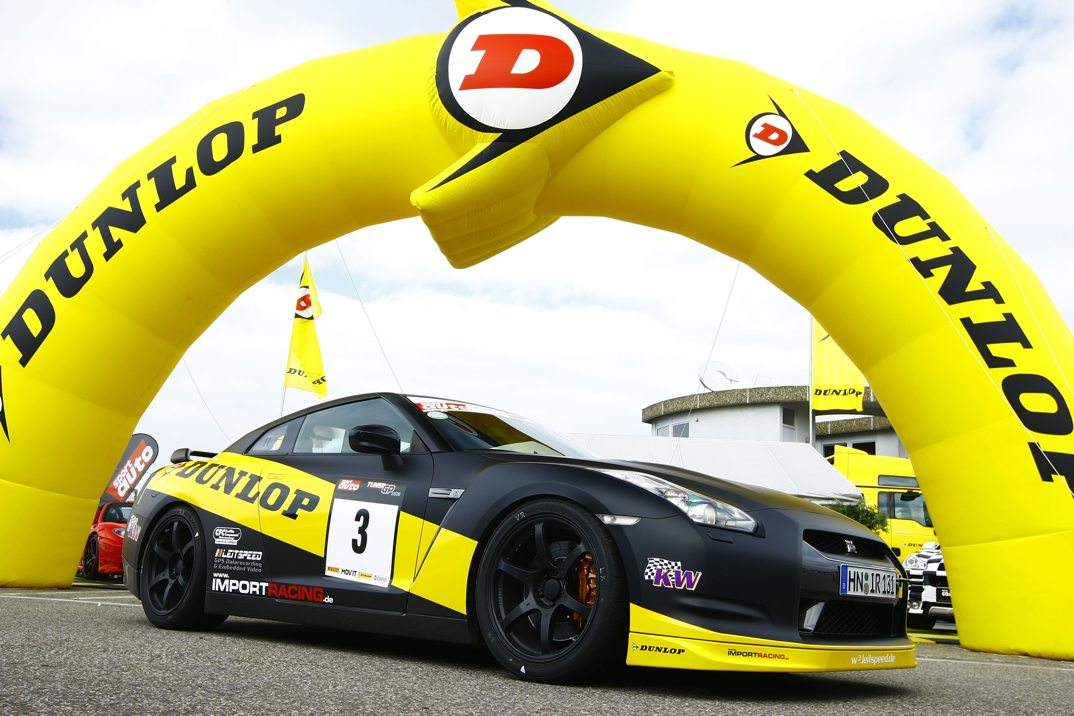 Nissan gtr dunlop tires #10