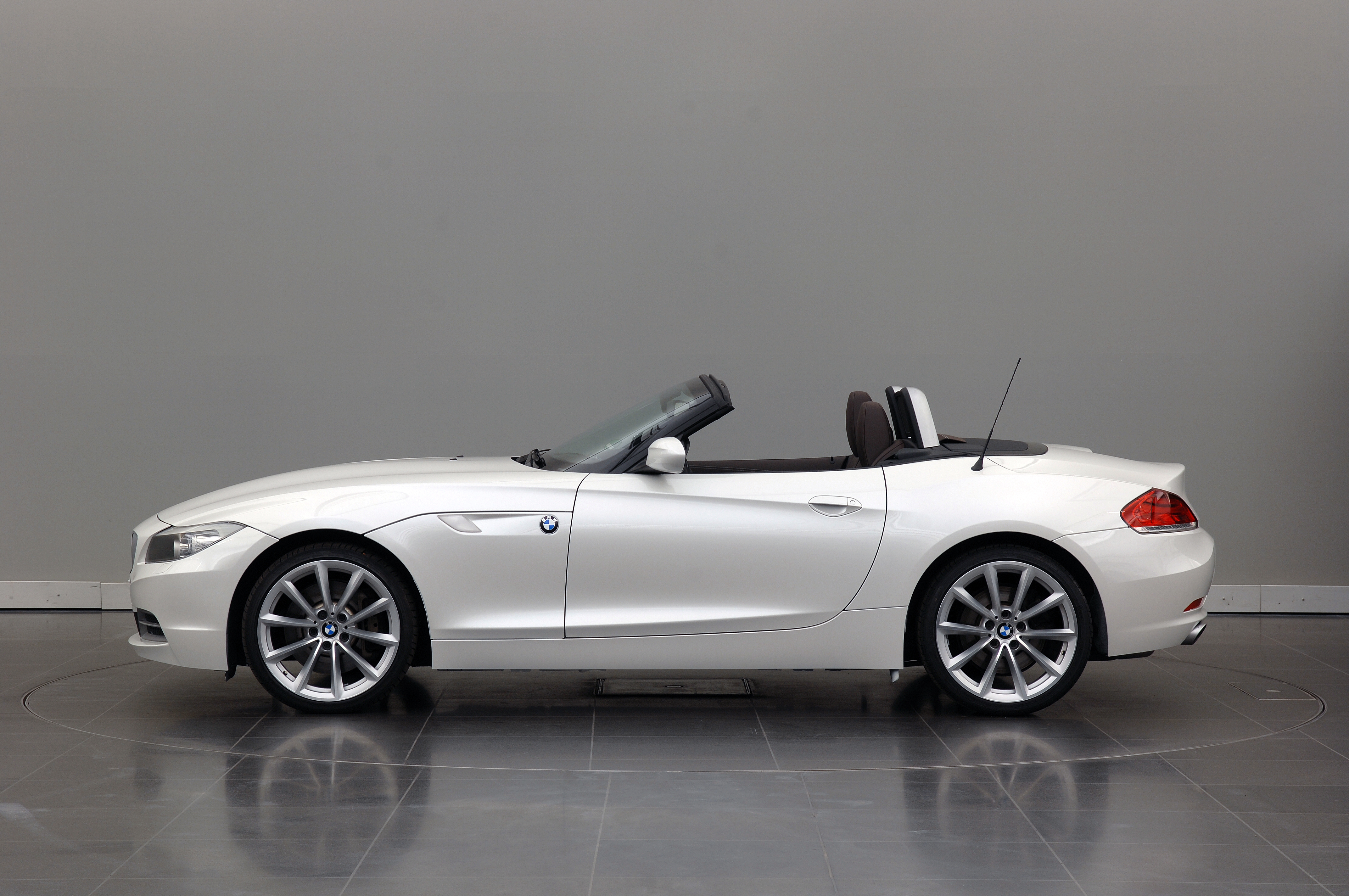 Bmw z4 pure white design package #6
