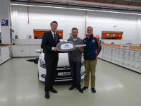 WRC-Gewinnspiel: Hyundai i20 Sport an Sieger übergeben