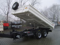 Fliegl baut breites Programm bei Tandem- Dreiseitenkipper