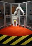 MELFA SafePlus und Sicherheitssensorik: Mensch und Roboter interagieren sicherer und produktiver