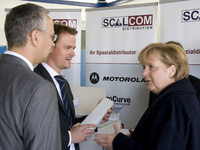 SCALCOM informiert Bundeskanzlerin Angela Merkel über Möglichkeiten des Breitbandsausbaus