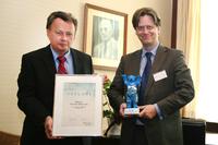 SCHNEIDER KREUZNACH erhält SPECTARIS-Ehrenbär zum 100-jährigen Jubiläum