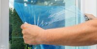 Professionelles Abkleben beim Renovieren und Sanieren: mit Glasschutzfolien von POLIFILM PROTECTION