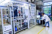 Echtzeit-Einblicke in die Methanolsynthese: Dynamischer Betrieb einer Miniplant-Anlage am Fraunhofer ISE