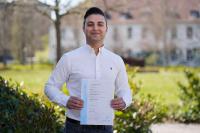 Erster Absolvent des berufsbegleitenden Studiengangs Wirtschaftsingenieurwesen an der TH Aschaffenburg