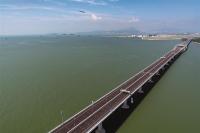 Hongkong-Zhuhai-Macau-Brücke dem Verkehr übergeben - Bauer stellte 230 Offshore-Pfähle für Megabrücke her