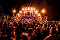 Satte Bässe und klarer Sound ohne digitale Härte: Das Burning Beach Festival 2018 mit MUTEC-Taktung und REALHORNS SOUNDSYSTEMS