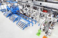 Frei kombinierbar: Neuer Shuttle-Formenträger ergänzt Leichtbau-Technikum von KraussMaffei