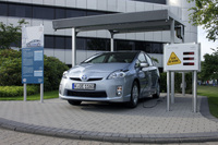 Auf dem Weg in eine nachhaltige Mobilität: die Toyota Prius Plug-In Variante mit vergößerter elektrischer Reichweite