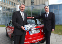 Sparkasse Neuss wirbt mit MINI und innovativem 3M Kennzeichen