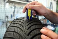 TÜV SÜD: In Deutschland geltende Regeln zur Winterausrüstung von Autos reichen im Ausland oft nicht aus