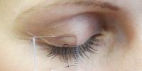 Pflanzlicher Wirkstoff lässt Wimpern wachsen