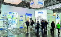 Steigtechnik-Profis von KRAUSE präsentierten innovative Lösung zur TRBS 2121-2 auf der A+A in Düsseldorf