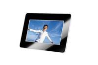 Neue AgfaPhoto-Digital-Bilderrahmen im Slim- Design als Geschenk unter dem Weihnachtsbaum