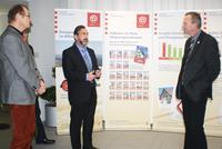 Die "Hessische Energiespar-Aktion" informiert: Ausstellung "Fassadendämmung" der "Hessischen Energiespar-Aktion" im Foyer des Friedberger Kreishauses