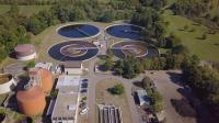 Mikroschadstoffe und Mikroplastik gleichzeitig aus Abwasser entfernen