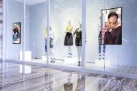 Boden-Decke-Kabelhalterung für Displays in Schaufenstern von Peerless-AV