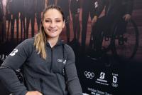 Kristina Vogel mit ihrem Team "Heimliche Sieger" auf der IAA 2019