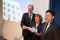 ASSA ABLOY liefert Sicherheitstechnik hinter der eindrucksvollen Architektur der neuen Zentralbibliothek in Stuttgart