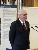 Brücke zu Wirtschaft und Gesellschaft