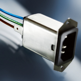 ECO - Kompakte Gerätestecker mit Netzfilter und optimalem Preis-Leistungs-Verhältnis