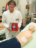 Uniklinikum bekommt 20 automatische Defibrillatoren