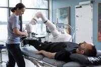 In Zeiten von Social Distancing: Reha-Roboter unterstützt Physiotherapeuten
