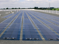 CENTROSOLAR AG: CENTROSOLAR gründet Spezialunternehmen für große PV-Solaranlagen auf Industriedächern in Europa