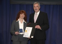 Auszeichnung des Bundeswirtschaftsministeriums: Bundespreis 2010 für das 3D-Fahrwerkvermessungs-System Easy 3D von Beissbarth