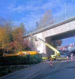 Brückensanierung mit zwei Arbeitsbühnen