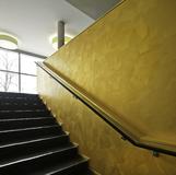 Hollywoodreifer Glamour im Kinofoyer