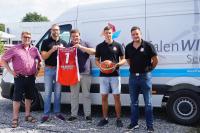 Mit heimischer Ökopower nach vorn: WestfalenWIND steigt als Top-Sponsor beim ProA-Ligisten Uni Baskets Paderborn ein