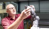 Ingenieurgeschichten: Ein Roboter als glänzender Arbeitskollege
