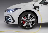 Plug-In-Hybrid für alle Fälle: Emissionsfrei und effizient auf Kurz- und Langstrecke unterwegs