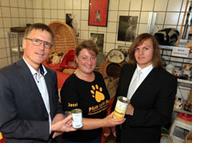 Nachwuchs fördert Haustiertafel "Futterkiste Leverkusen"
