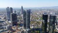 Zur Dachlandschaft in Frankfurt