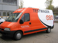 TNT Express-Frachtführer testet rechtsgelenkten Transporter