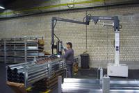 Federleichtes Handling von langen Dachrinnen