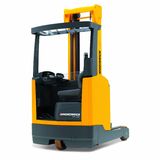 Neuer Schubmaststapler von Jungheinrich