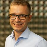 Auf dem Weg zur intelligenten Anlage für die Verarbeitung rezyklierter Hochleistungsfasern zu Organoblechen
