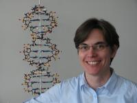 Biomoleküle zum Leuchten bringen
