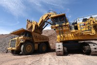 Cat 6040 - 400-Tonner mit Stufe V