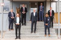 Dr. Thushira Weerawarna und Bundestagsabgeordneter Gunther Krichbaum zu Besuch bei Richard Wolf