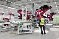 Die Maschinen kommen: Hightech hält Einzug ins Rittal Werk
