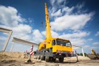 Hydrauliklösungen und -komponenten für Baumaschinen, Mobilkrane und Gerüstbau