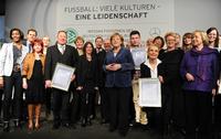 Bundeskanzlerin Dr. Angela Merkel zeichnet die Sieger des Integrationspreises aus