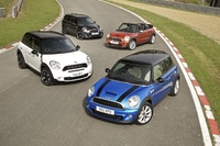 Inside Track: Mini Owners are Offered Exclusive Novice Track Days tt UK's Leading Circuits