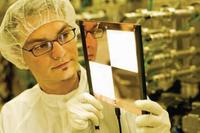 Ledon OLED: Zumtobel Group und Fraunhofer-Gesellschaft investieren in innovative OLED-Technologien